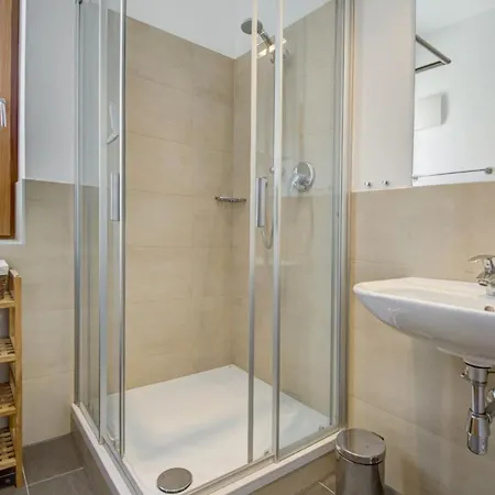 Botenwirt 1 Urslauquelle Daire *